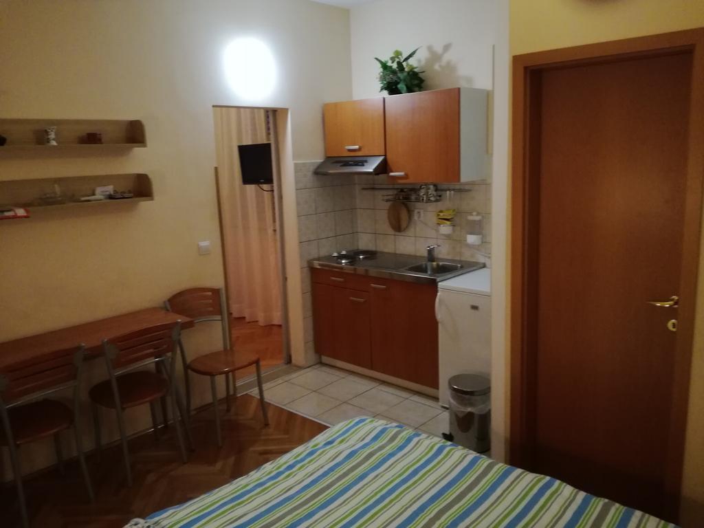 Apartments Kurtic Makarska Exterior foto